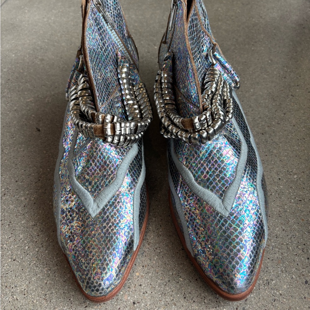 Clara Barcelo Shimmering Silver Leather Ankle Boots - Picture 2 of 16